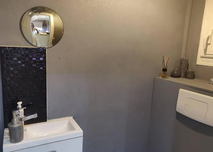 펜션 Loueurdappart - Maison Calme Entre Et Commerces A Pied *