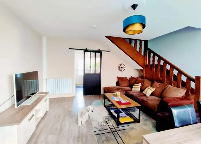 Holiday home Loueurdappart - Maison Calme Entre Et Commerces A Pied *